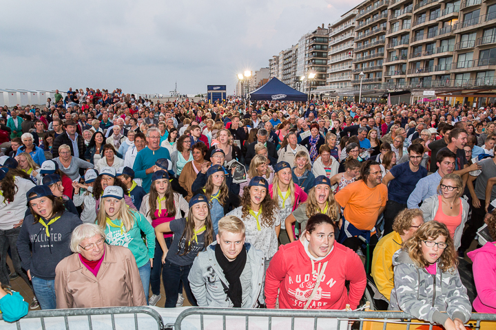 Podium & Sfeer @ Vlaanderen Zingt 2015 in Nieuwpoort, picture 53, photographed by Guy Danneels - FrontView Magazine