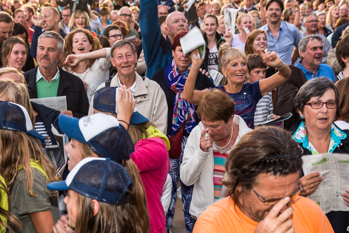 Podium & Sfeer @ Vlaanderen Zingt 2015 in Nieuwpoort, picture 64, photographed by Guy Danneels - FrontView Magazine