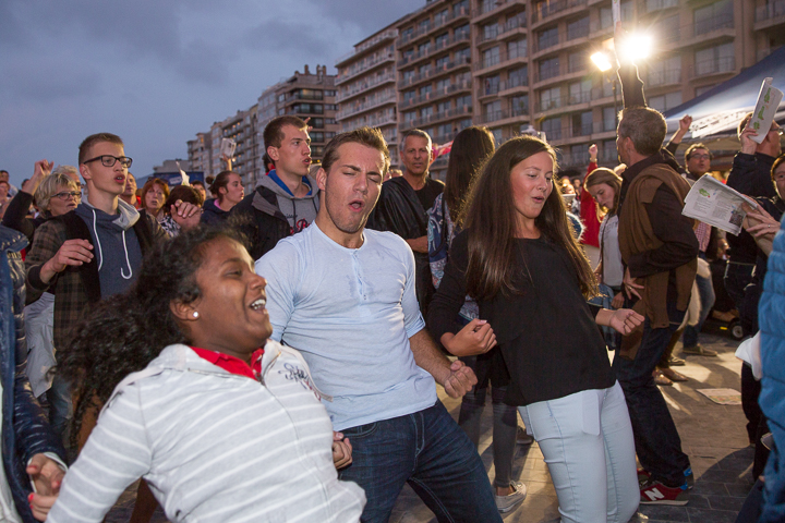 Podium & Sfeer @ Vlaanderen Zingt 2015 in Nieuwpoort, picture 77, photographed by Guy Danneels - FrontView Magazine