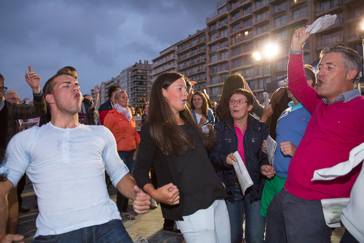 Podium & Sfeer @ Vlaanderen Zingt 2015 in Nieuwpoort, picture 79, photographed by Guy Danneels - FrontView Magazine