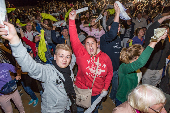 Podium & Sfeer @ Vlaanderen Zingt 2015 in Nieuwpoort, picture 134, photographed by Guy Danneels - FrontView Magazine
