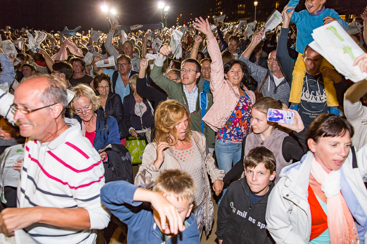 Podium & Sfeer @ Vlaanderen Zingt 2015 in Nieuwpoort, picture 139, photographed by Guy Danneels - FrontView Magazine