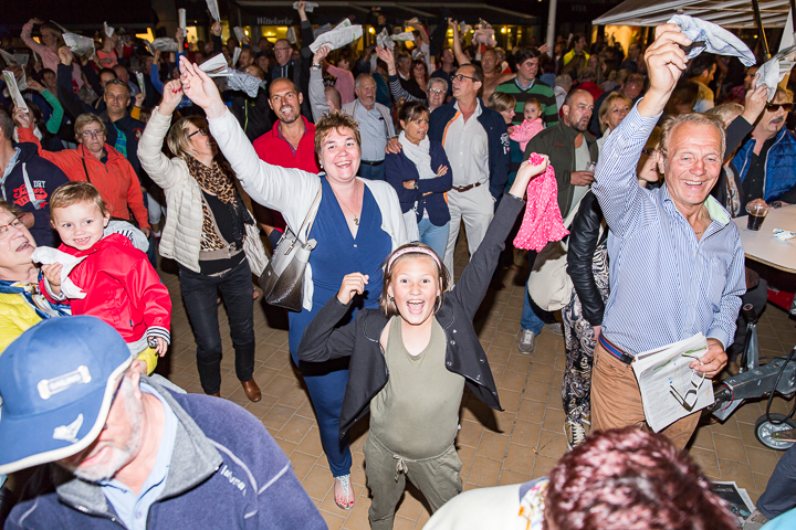 Podium & Sfeer @ Vlaanderen Zingt 2015 in Nieuwpoort, picture 141, photographed by Guy Danneels - FrontView Magazine