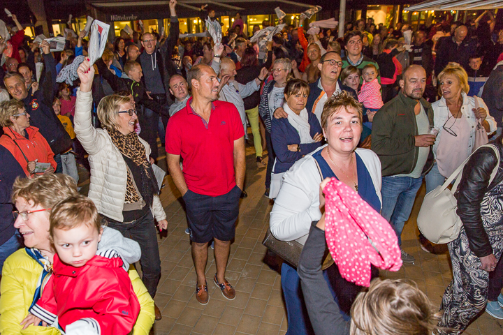 Podium & Sfeer @ Vlaanderen Zingt 2015 in Nieuwpoort, picture 143, photographed by Guy Danneels - FrontView Magazine