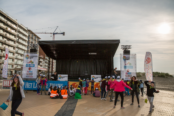 Publieksfoto's & Sfeer @ Vlaanderen Zingt 2015 in Nieuwpoort, picture 9, photographed by Guy Danneels - FrontView Magazine