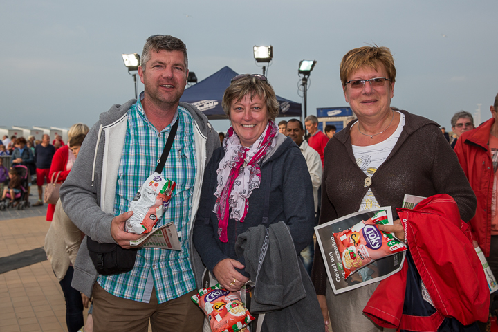 Publieksfoto's & Sfeer @ Vlaanderen Zingt 2015 in Nieuwpoort, picture 18, photographed by Guy Danneels - FrontView Magazine