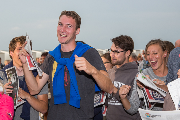 Publieksfoto's & Sfeer @ Vlaanderen Zingt 2015 in Nieuwpoort, picture 20, photographed by Guy Danneels - FrontView Magazine