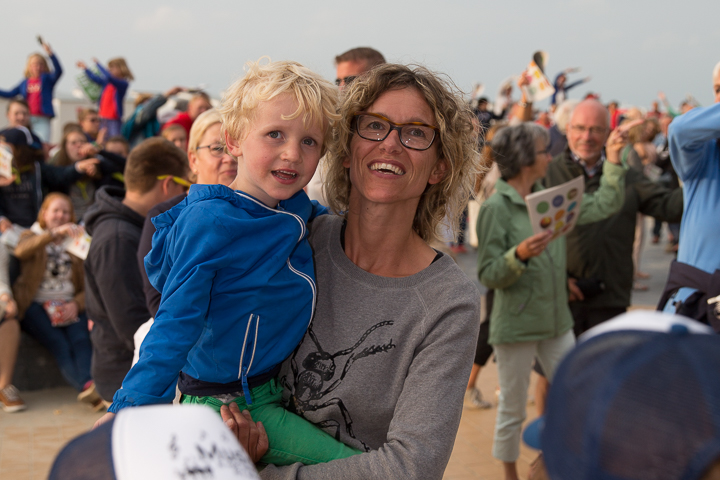 Publieksfoto's & Sfeer @ Vlaanderen Zingt 2015 in Nieuwpoort, picture 25, photographed by Guy Danneels - FrontView Magazine