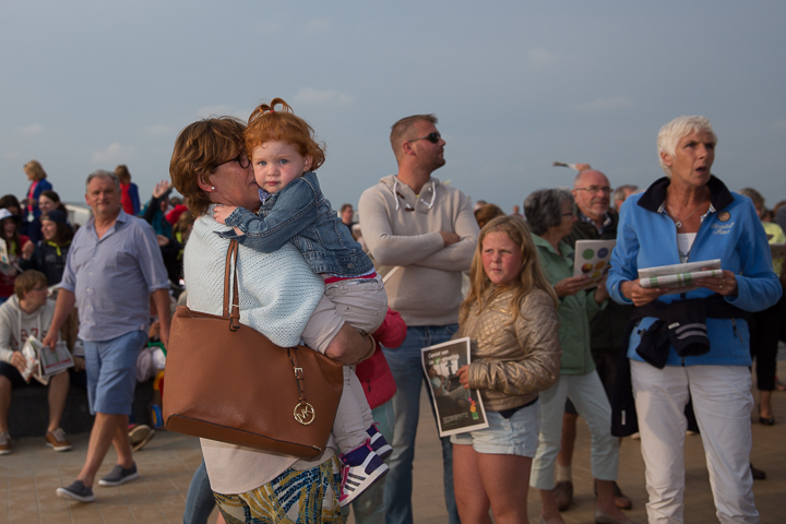 Publieksfoto's & Sfeer @ Vlaanderen Zingt 2015 in Nieuwpoort, picture 27, photographed by Guy Danneels - FrontView Magazine
