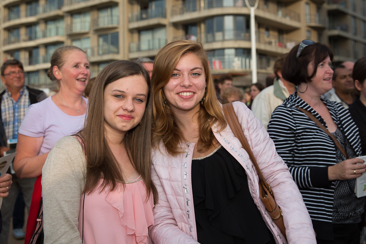 Publieksfoto's & Sfeer @ Vlaanderen Zingt 2015 in Nieuwpoort, picture 30, photographed by Guy Danneels - FrontView Magazine