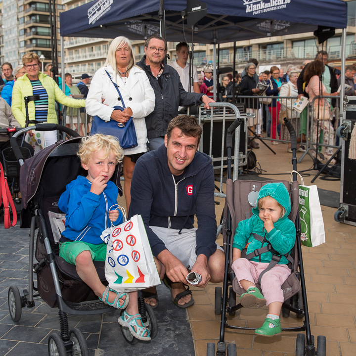 Publieksfoto's & Sfeer @ Vlaanderen Zingt 2015 in Nieuwpoort, picture 31, photographed by Guy Danneels - FrontView Magazine
