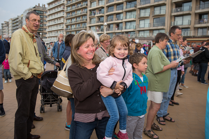 Publieksfoto's & Sfeer @ Vlaanderen Zingt 2015 in Nieuwpoort, picture 57, photographed by Guy Danneels - FrontView Magazine