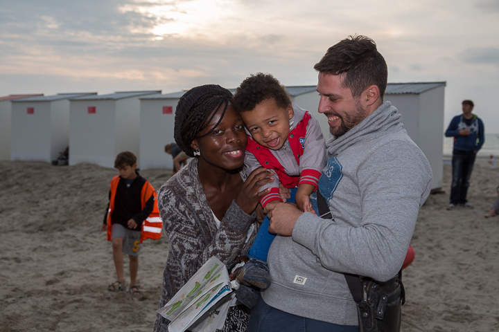 Publieksfoto's & Sfeer @ Vlaanderen Zingt 2015 in Nieuwpoort, picture 98, photographed by Guy Danneels - FrontView Magazine
