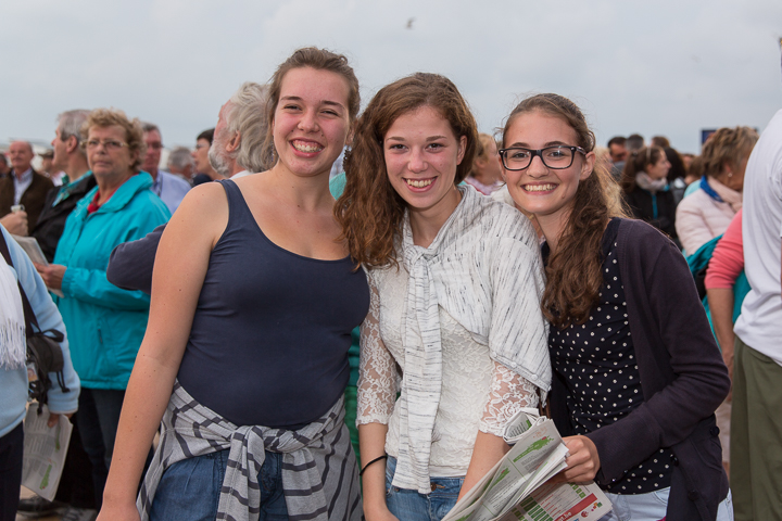 Publieksfoto's & Sfeer @ Vlaanderen Zingt 2015 in Nieuwpoort, picture 155, photographed by Guy Danneels - FrontView Magazine
