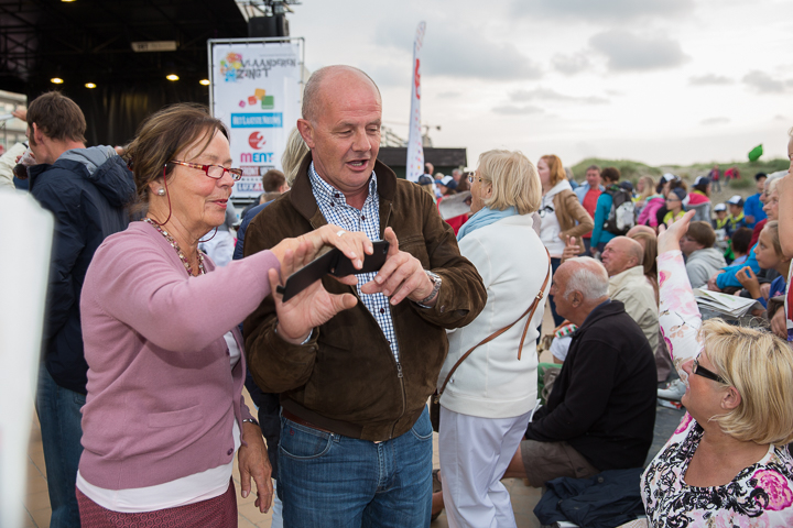 Publieksfoto's & Sfeer @ Vlaanderen Zingt 2015 in Nieuwpoort, picture 165, photographed by Guy Danneels - FrontView Magazine