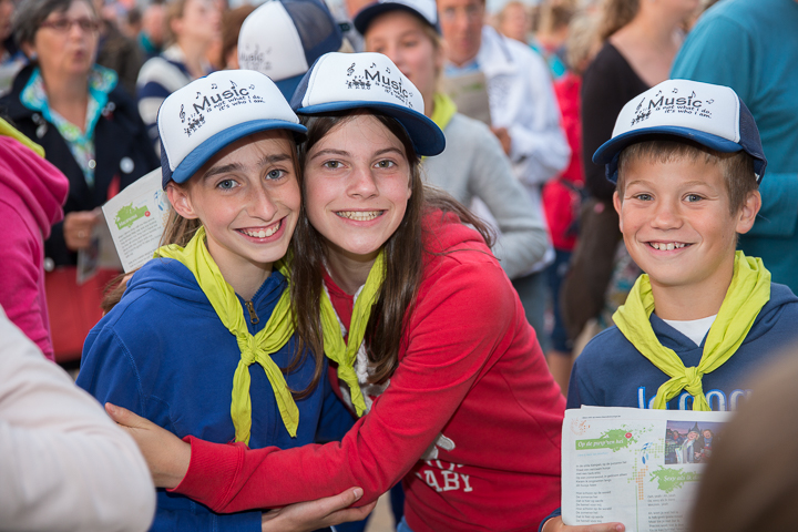 Publieksfoto's & Sfeer @ Vlaanderen Zingt 2015 in Nieuwpoort, picture 170, photographed by Guy Danneels - FrontView Magazine