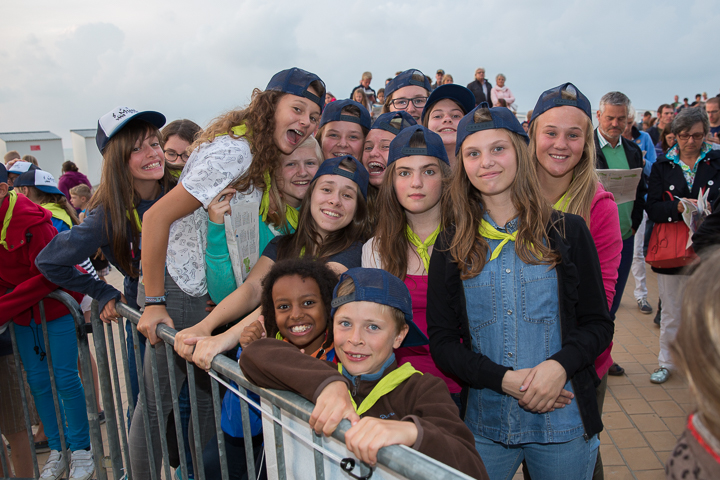 Publieksfoto's & Sfeer @ Vlaanderen Zingt 2015 in Nieuwpoort, picture 171, photographed by Guy Danneels - FrontView Magazine