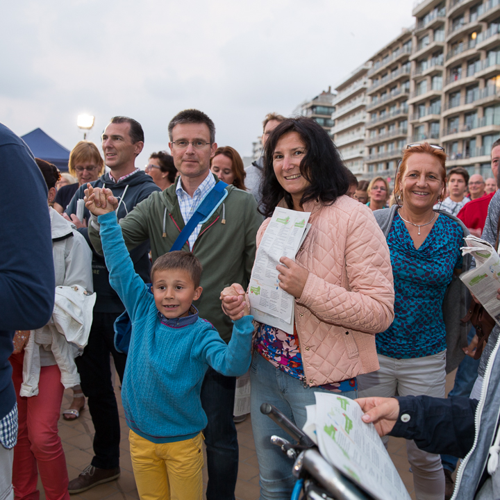 Publieksfoto's & Sfeer @ Vlaanderen Zingt 2015 in Nieuwpoort, picture 184, photographed by Guy Danneels - FrontView Magazine