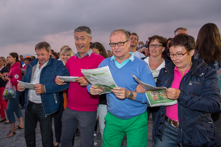 Publieksfoto's & Sfeer @ Vlaanderen Zingt 2015 in Nieuwpoort, picture 190, photographed by Guy Danneels - FrontView Magazine