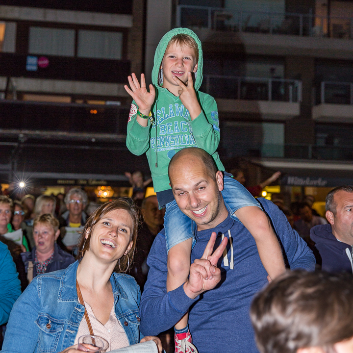 Publieksfoto's & Sfeer @ Vlaanderen Zingt 2015 in Nieuwpoort, picture 218, photographed by Guy Danneels - FrontView Magazine