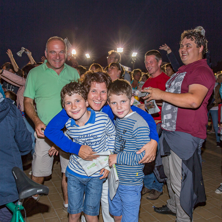Publieksfoto's & Sfeer @ Vlaanderen Zingt 2015 in Nieuwpoort, picture 222, photographed by Guy Danneels - FrontView Magazine