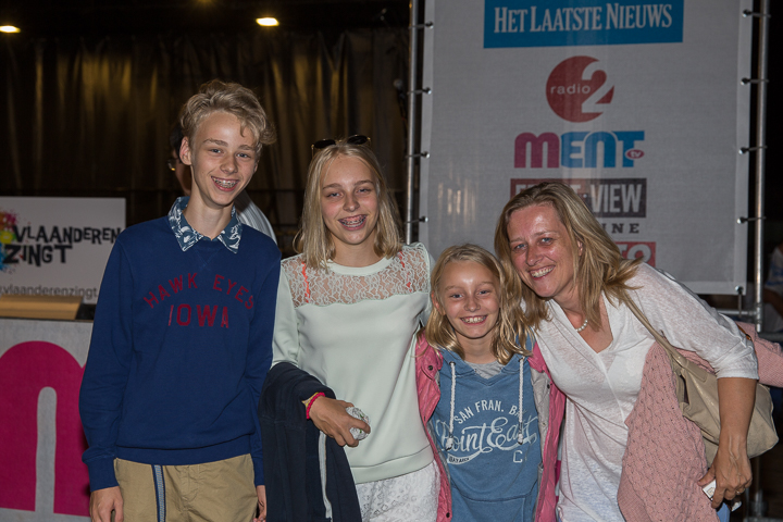 Publieksfoto's & Sfeer @ Vlaanderen Zingt 2015 in Nieuwpoort, picture 246, photographed by Guy Danneels - FrontView Magazine