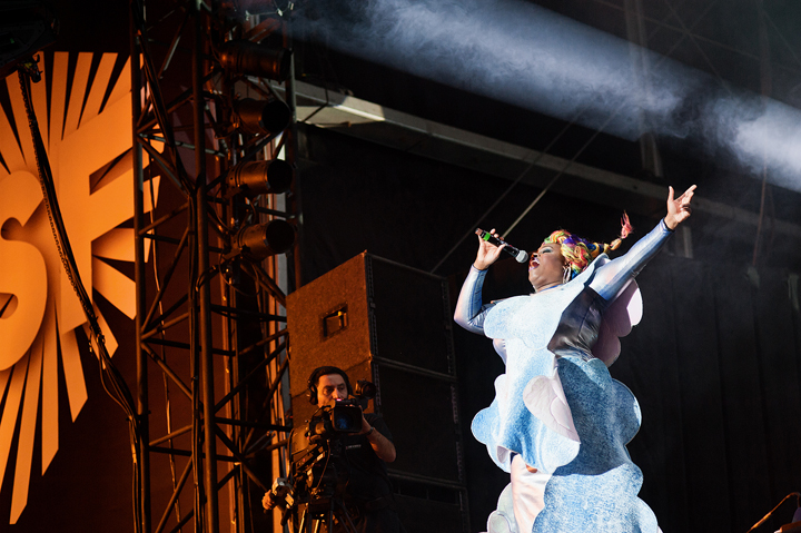Basement Jaxx @ Brussels Summer Festival 2015, picture 1, photographed by Magali Decamps - FrontView Magazine