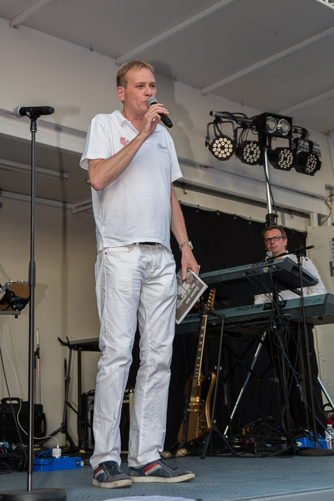 Podium & Sfeer @ Vlaanderen Zingt 2015 in St.-Katelijne-Waver, picture 1, photographed by Guy Danneels - FrontView Magazine