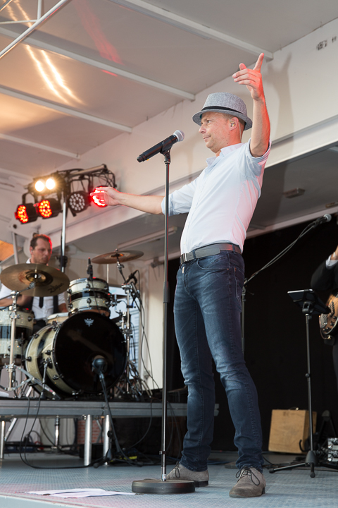 Podium & Sfeer @ Vlaanderen Zingt 2015 in St.-Katelijne-Waver, picture 19, photographed by Guy Danneels - FrontView Magazine