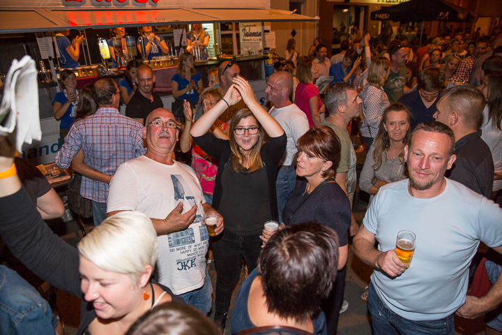 Podium & Sfeer @ Vlaanderen Zingt 2015 in St.-Katelijne-Waver, picture 82, photographed by Guy Danneels - FrontView Magazine
