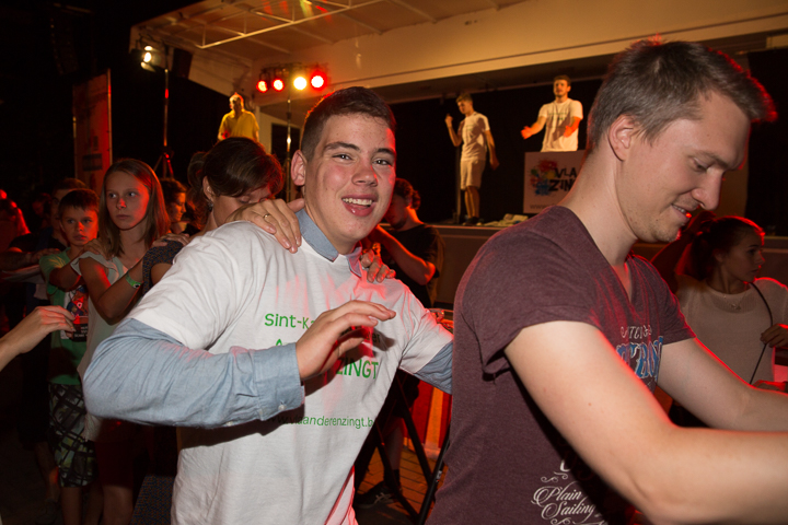 Podium & Sfeer @ Vlaanderen Zingt 2015 in St.-Katelijne-Waver, picture 125, photographed by Guy Danneels - FrontView Magazine