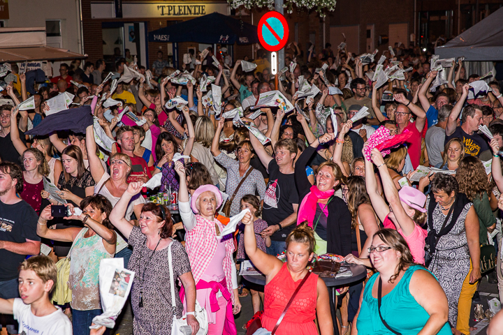 Podium & Sfeer @ Vlaanderen Zingt 2015 in St.-Katelijne-Waver, picture 138, photographed by Guy Danneels - FrontView Magazine