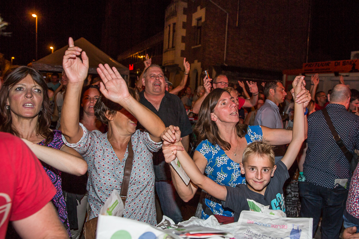 Podium & Sfeer @ Vlaanderen Zingt 2015 in St.-Katelijne-Waver, picture 155, photographed by Guy Danneels - FrontView Magazine