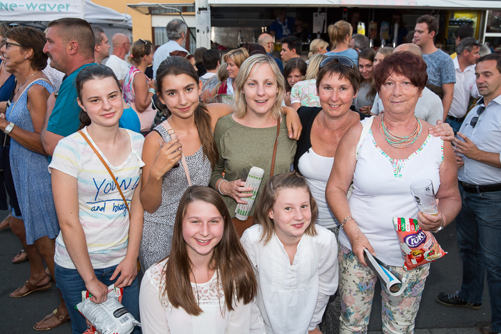 Publieksfoto's & Sfeer @ Vlaanderen Zingt 2015 in St.-Katelijne-Waver, picture 60, photographed by Guy Danneels - FrontView Magazine