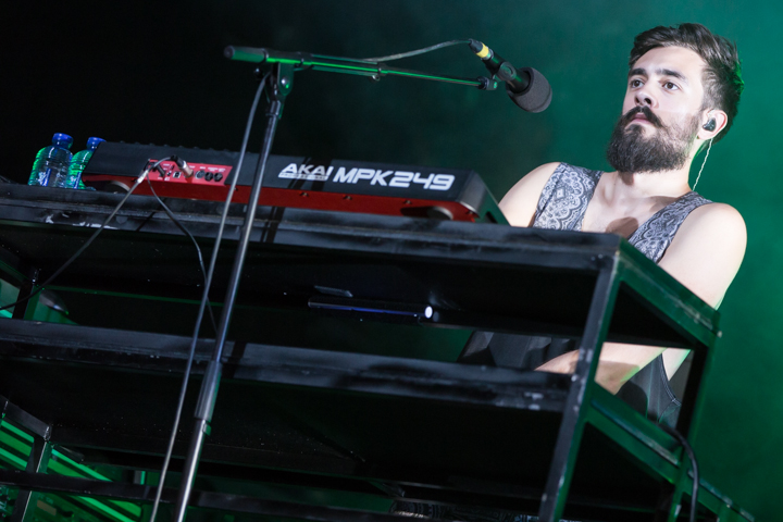 Bastille @ Lowlands 2015, foto 8, foto's door Dorien Goetschalckx - FrontView Magazine
