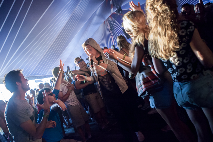 Bastille @ Lowlands 2015, foto 20, foto's door Dorien Goetschalckx - FrontView Magazine