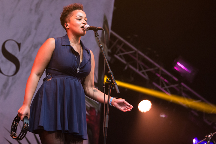 Lianne La Havas @ Lowlands 2015, picture 7, photographed by Dorien Goetschalckx - FrontView Magazine