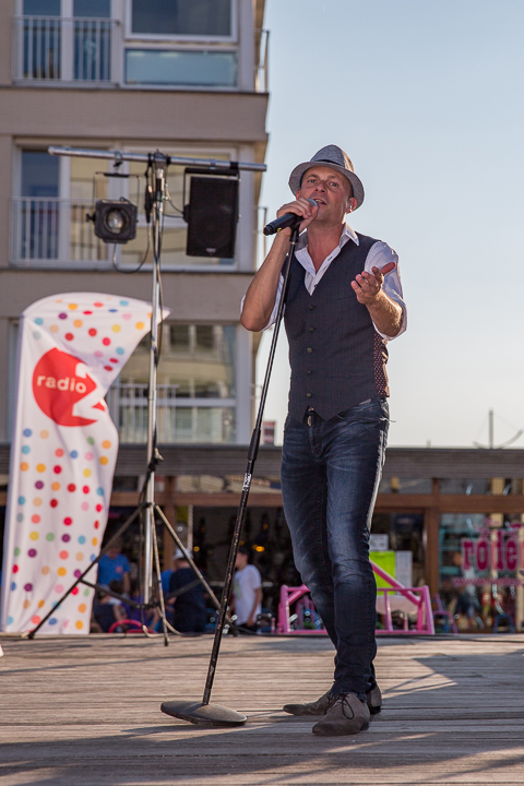 Podium & Sfeer @ Vlaanderen Zingt 2015 in St.-Idesbald, foto 3, foto's door Guy Danneels - FrontView Magazine