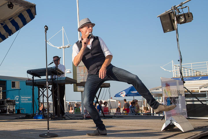 Podium & Sfeer @ Vlaanderen Zingt 2015 in St.-Idesbald, foto 5, foto's door Guy Danneels - FrontView Magazine