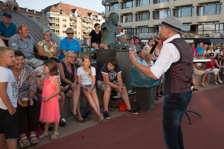 Podium & Sfeer @ Vlaanderen Zingt 2015 in St.-Idesbald, foto 18, foto's door Guy Danneels - FrontView Magazine
