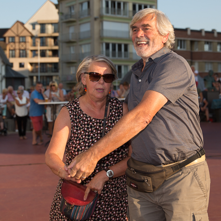 Podium & Sfeer @ Vlaanderen Zingt 2015 in St.-Idesbald, foto 20, foto's door Guy Danneels - FrontView Magazine
