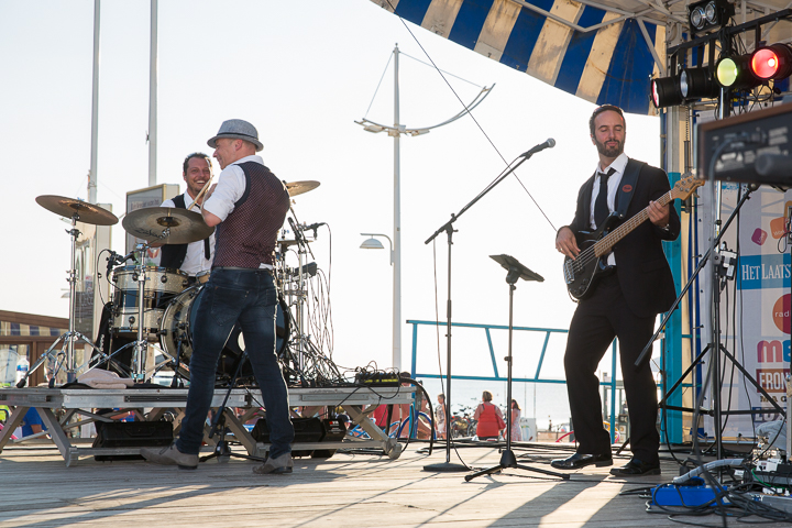 Podium & Sfeer @ Vlaanderen Zingt 2015 in St.-Idesbald, foto 24, foto's door Guy Danneels - FrontView Magazine