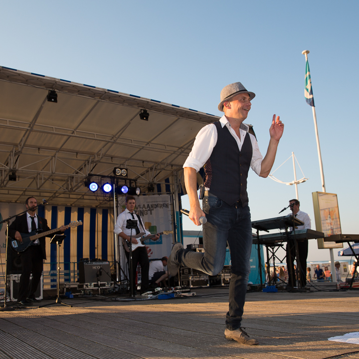 Podium & Sfeer @ Vlaanderen Zingt 2015 in St.-Idesbald, foto 29, foto's door Guy Danneels - FrontView Magazine