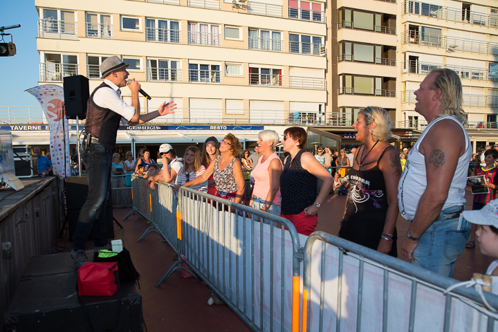 Podium & Sfeer @ Vlaanderen Zingt 2015 in St.-Idesbald, foto 30, foto's door Guy Danneels - FrontView Magazine