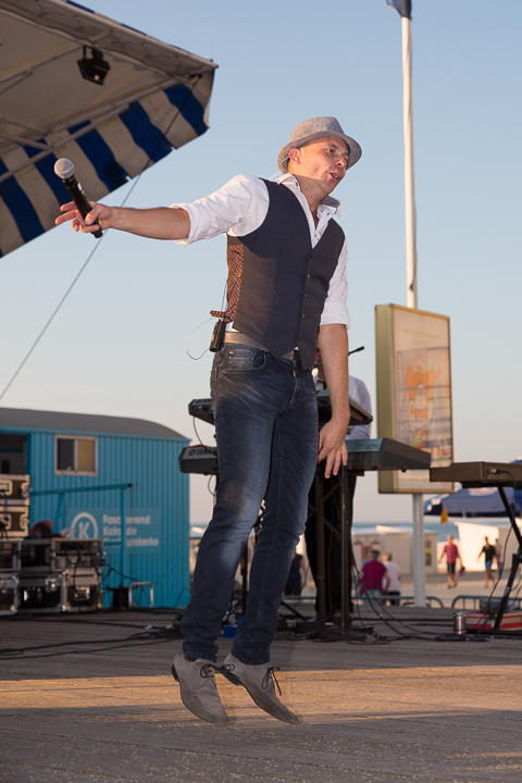 Podium & Sfeer @ Vlaanderen Zingt 2015 in St.-Idesbald, foto 31, foto's door Guy Danneels - FrontView Magazine