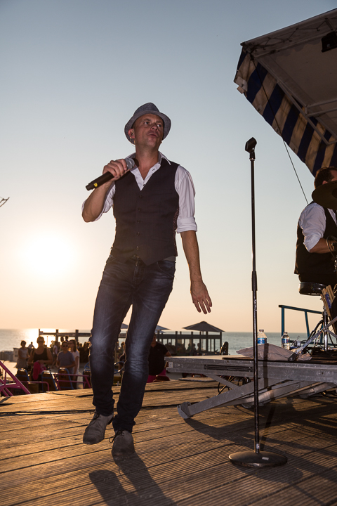 Podium & Sfeer @ Vlaanderen Zingt 2015 in St.-Idesbald, foto 32, foto's door Guy Danneels - FrontView Magazine