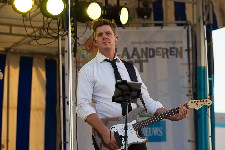 Podium & Sfeer @ Vlaanderen Zingt 2015 in St.-Idesbald, foto 33, foto's door Guy Danneels - FrontView Magazine