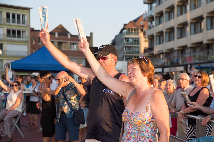 Podium & Sfeer @ Vlaanderen Zingt 2015 in St.-Idesbald, foto 41, foto's door Guy Danneels - FrontView Magazine