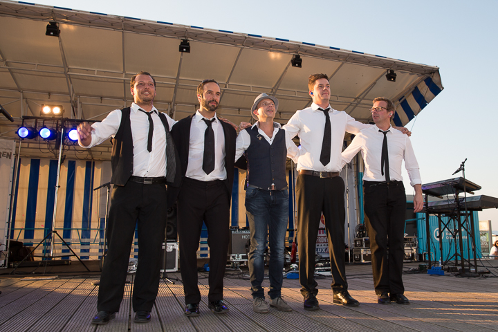Podium & Sfeer @ Vlaanderen Zingt 2015 in St.-Idesbald, foto 42, foto's door Guy Danneels - FrontView Magazine