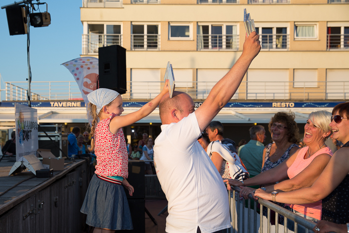 Podium & Sfeer @ Vlaanderen Zingt 2015 in St.-Idesbald, foto 44, foto's door Guy Danneels - FrontView Magazine